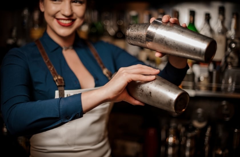 Behind the Bar Rail: Cobbler Shaker - Serving Alcohol